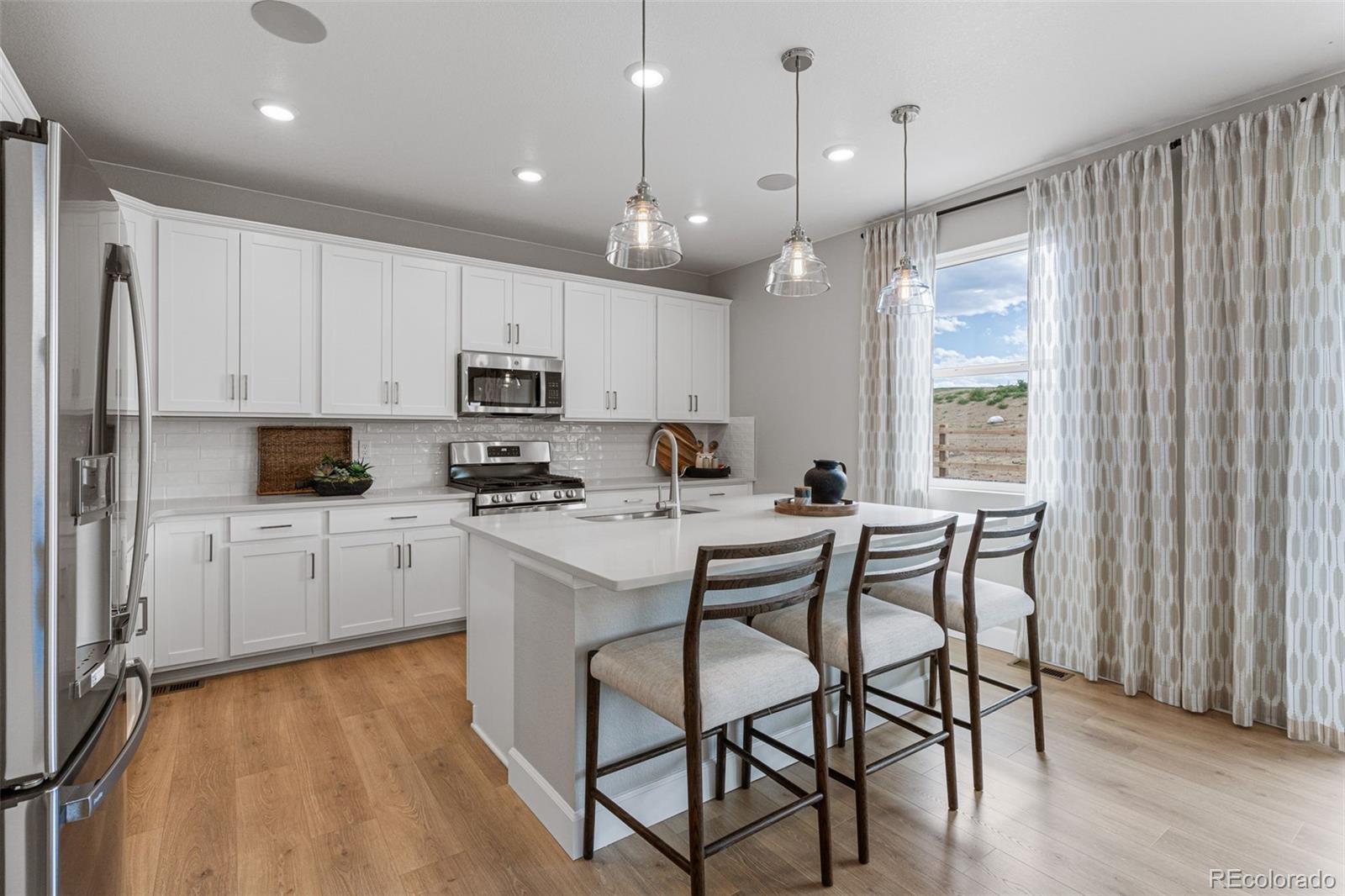 4194 Ridgewalk Point Castle Rock, CO 80108 - Photo 18 of 35 Gallery Image 18