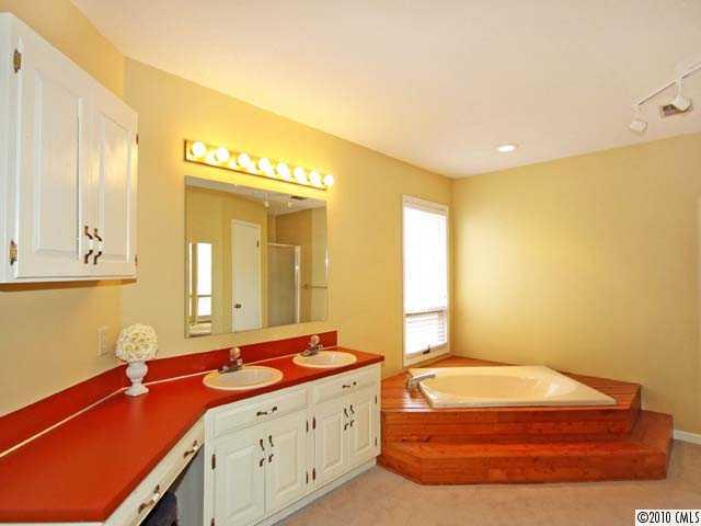 147 Nottingham Road Statesville, NC 28625 - Photo 10 of 15 Gallery Image 10