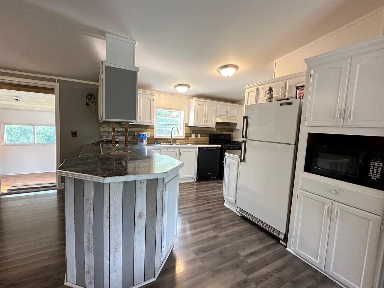 4240 Fighter Road Hastings, MI 49058 - Photo 11 of 26 39