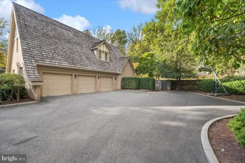$3,495,000 | 8917 Harvest Square Court, Potomac, MD 20854