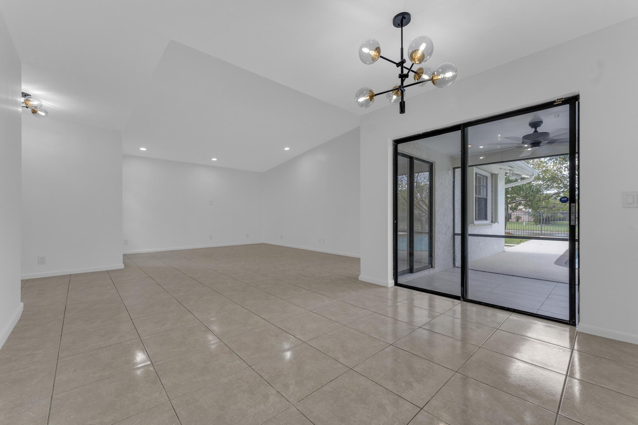 10084 Camelback Lane Boca Raton, FL 33498 - Photo 3 of 18 2
