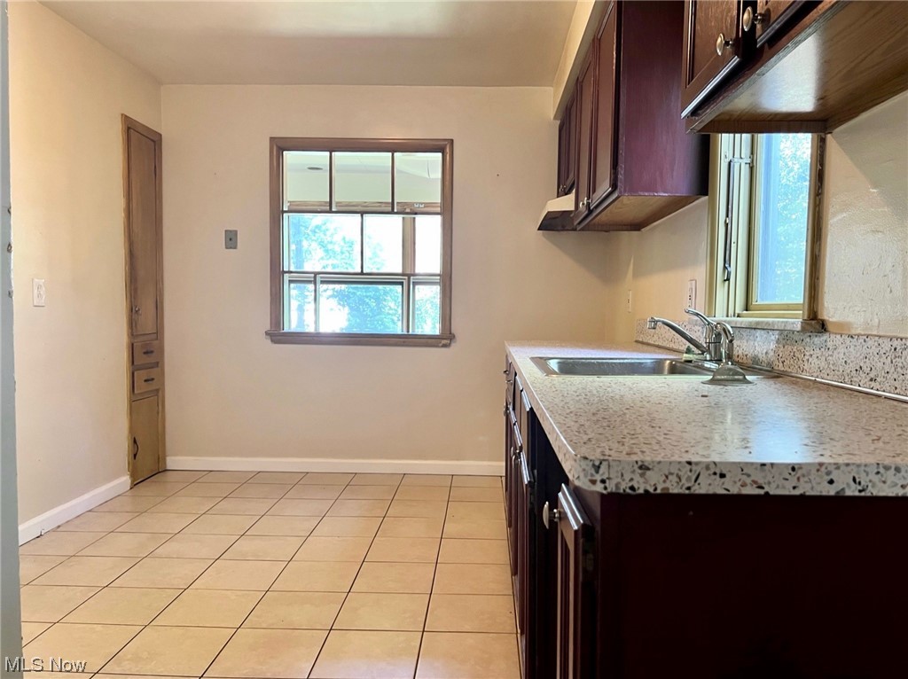 4041 Suffolk Road Cleveland, OH 44121 - Photo 7 of 15