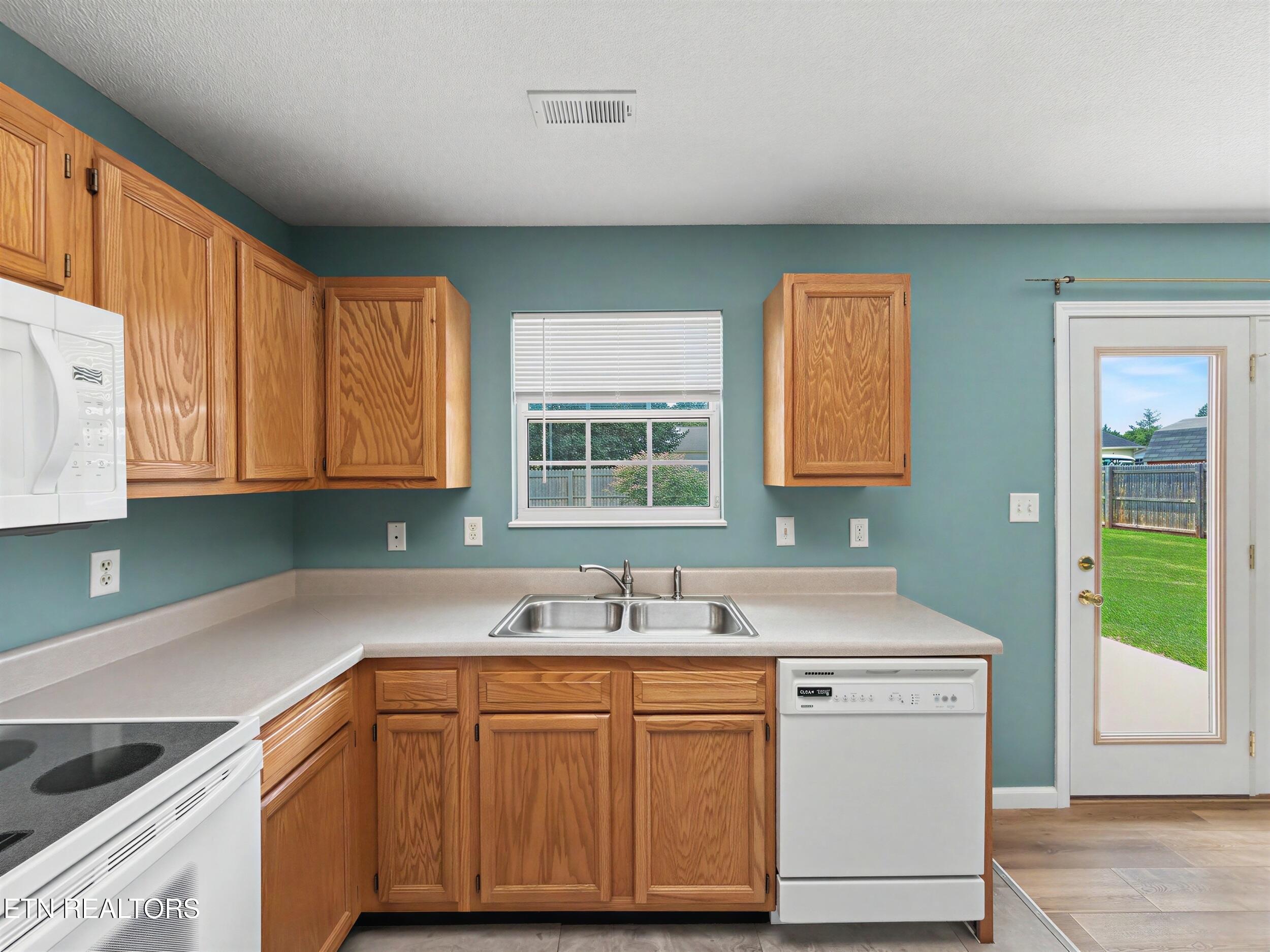 7528 Gary White Road Corryton, TN 37721 - Photo 11 of 27 11_(14)