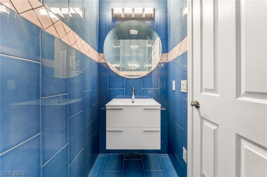 3705 Spring Shadow Road Las Vegas, NV 89129 - Photo 21 of 48 Powder Room