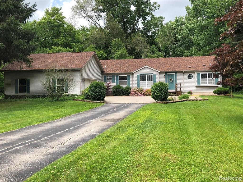 777 East Sebewaing Street Sebewaing, MI 48759 - Photo 3 of 57