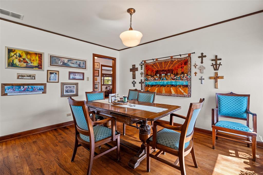 609 East Quitman Street Alba, TX 75410 - Photo 14 of 34 a dining room with furniture and window
