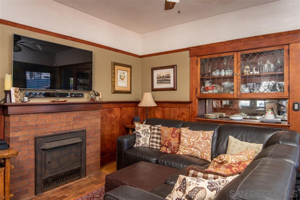 2561 E Street San Diego, CA 92102 - Photo 3 of 23