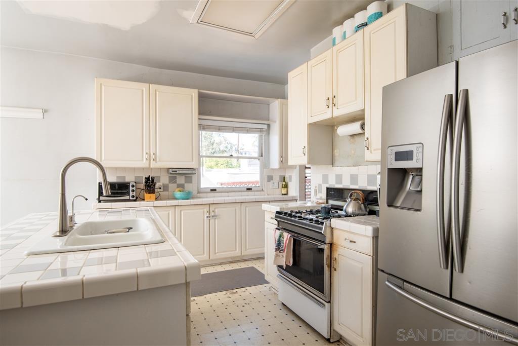 2561 E Street San Diego, CA 92102 - Photo 8 of 23