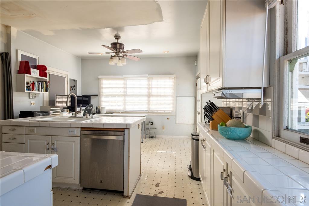 2561 E Street San Diego, CA 92102 - Photo 9 of 23