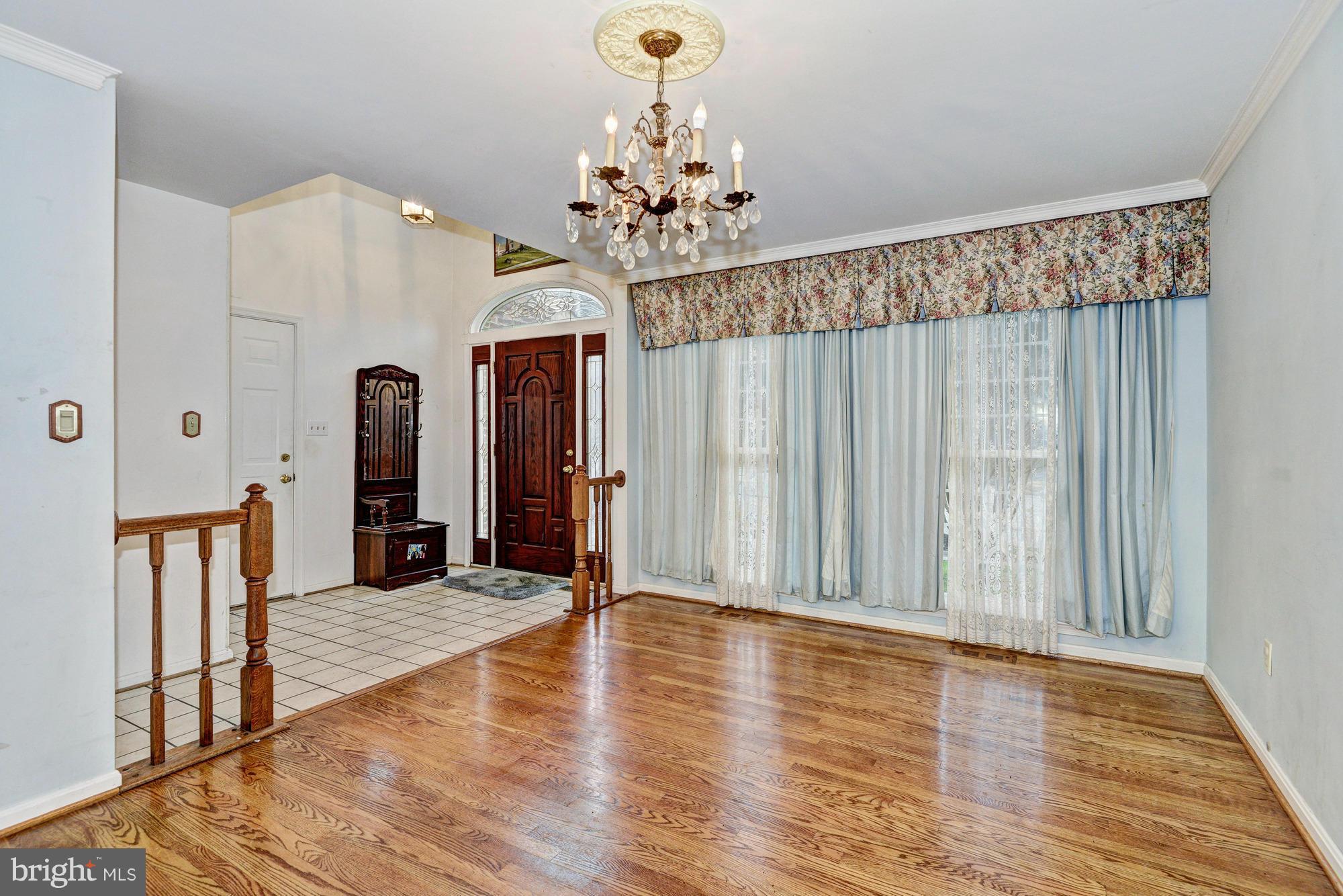8005 Craddock Road Greenbelt, MD 20770 - Photo 2 of 22 Living Room