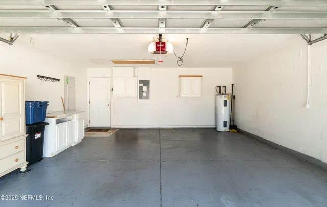 a view of a yard in front of house