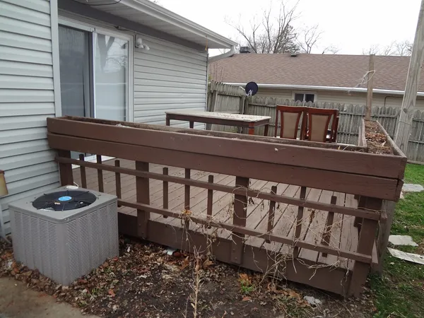 $284,600 | 113 Hickory Drive, Carpentersville, IL 60110