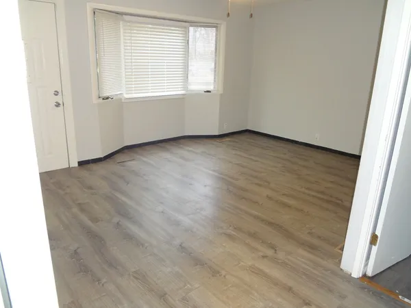 $284,600 | 113 Hickory Drive, Carpentersville, IL 60110