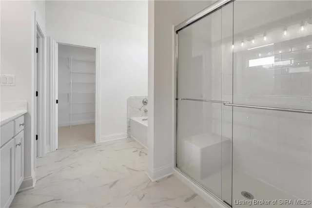 $699,900 | 125 Noblewood Boulevard, Jeffersonville, IN 47130