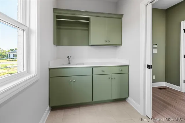 $699,900 | 125 Noblewood Boulevard, Jeffersonville, IN 47130