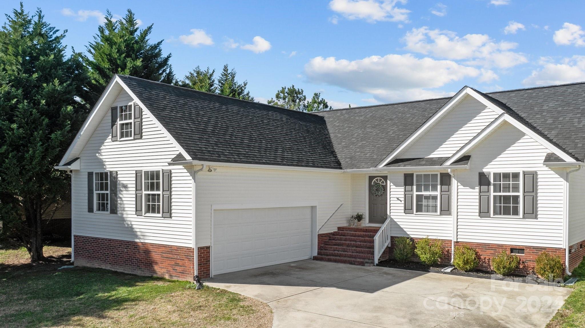 627 Red Hawk Way Clover, SC 29710 - Photo 1 of 27 Gallery Image 1
