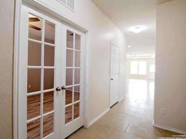 $2,000 | 154 Hidden Knoll, Selma, TX 78154