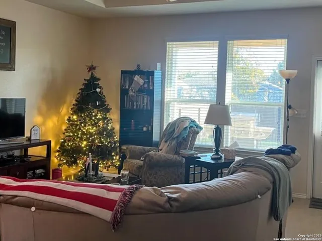 $2,000 | 154 Hidden Knoll, Selma, TX 78154