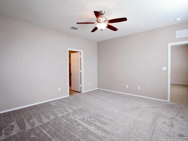 $2,000 | 154 Hidden Knoll, Selma, TX 78154