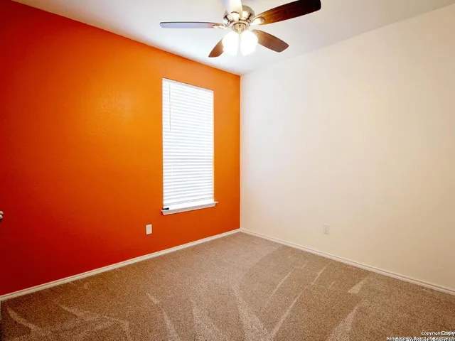 $2,000 | 154 Hidden Knoll, Selma, TX 78154