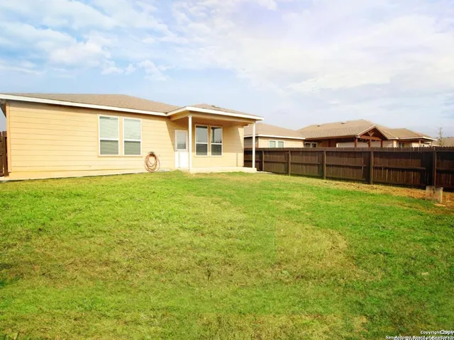 $2,000 | 154 Hidden Knoll, Selma, TX 78154
