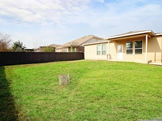 $2,000 | 154 Hidden Knoll, Selma, TX 78154