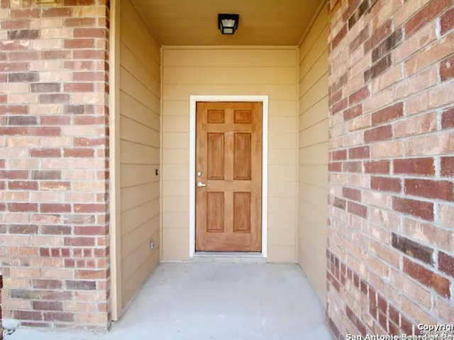 $2,000 | 154 Hidden Knoll, Selma, TX 78154