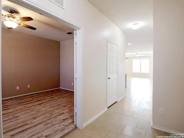 $2,000 | 154 Hidden Knoll, Selma, TX 78154