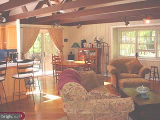 1401 Newman Road Pennsburg, PA 18073 - Photo 3 of 6 Gallery Image 3