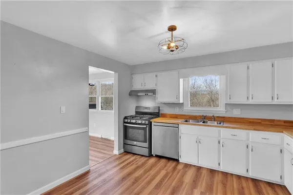 $499,000 | 1060 Pittsburgh Road, Valencia, PA 16059