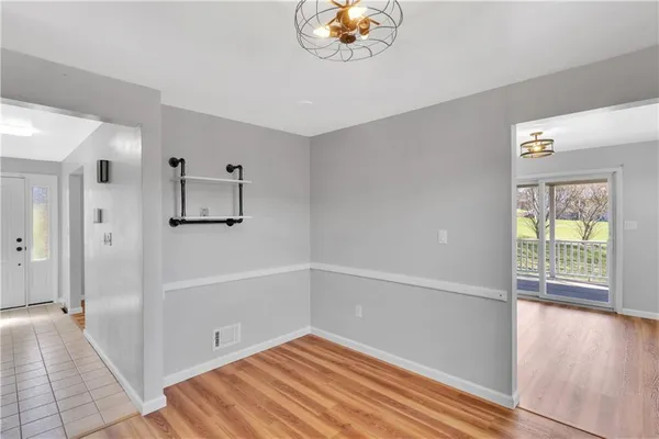 $499,000 | 1060 Pittsburgh Road, Valencia, PA 16059