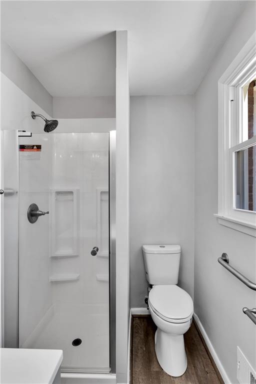 1060 Pittsburgh Road Valencia, PA 16059 - Photo 23 of 45 Upper Lev - Primary Full Bath 1