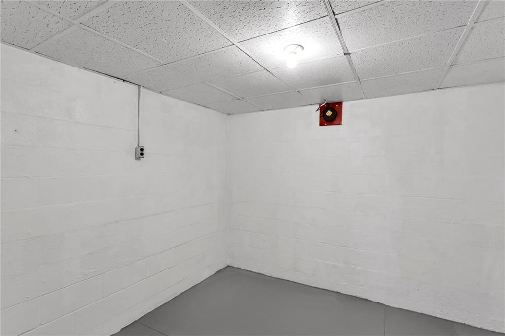 1060 Pittsburgh Road Valencia, PA 16059 - Photo 34 of 45 LL Storage