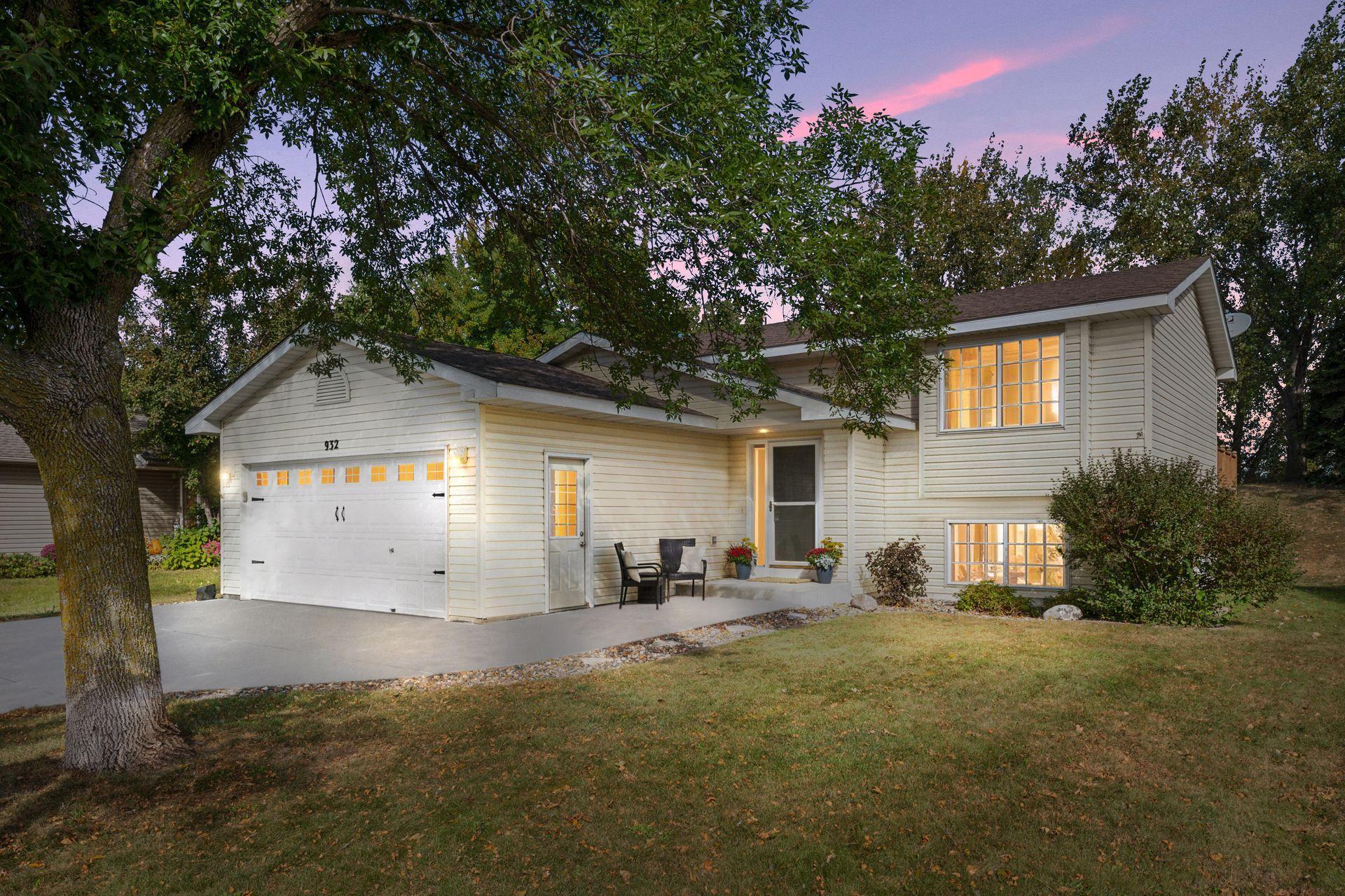932 Sparrow Road Waconia, MN 55387 - Photo 1 of 37 Gallery Image 1