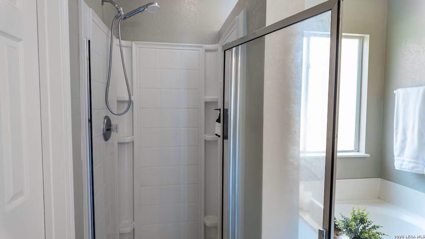 9222 Hanover Cove Converse, TX 78109 - Photo 14 of 31