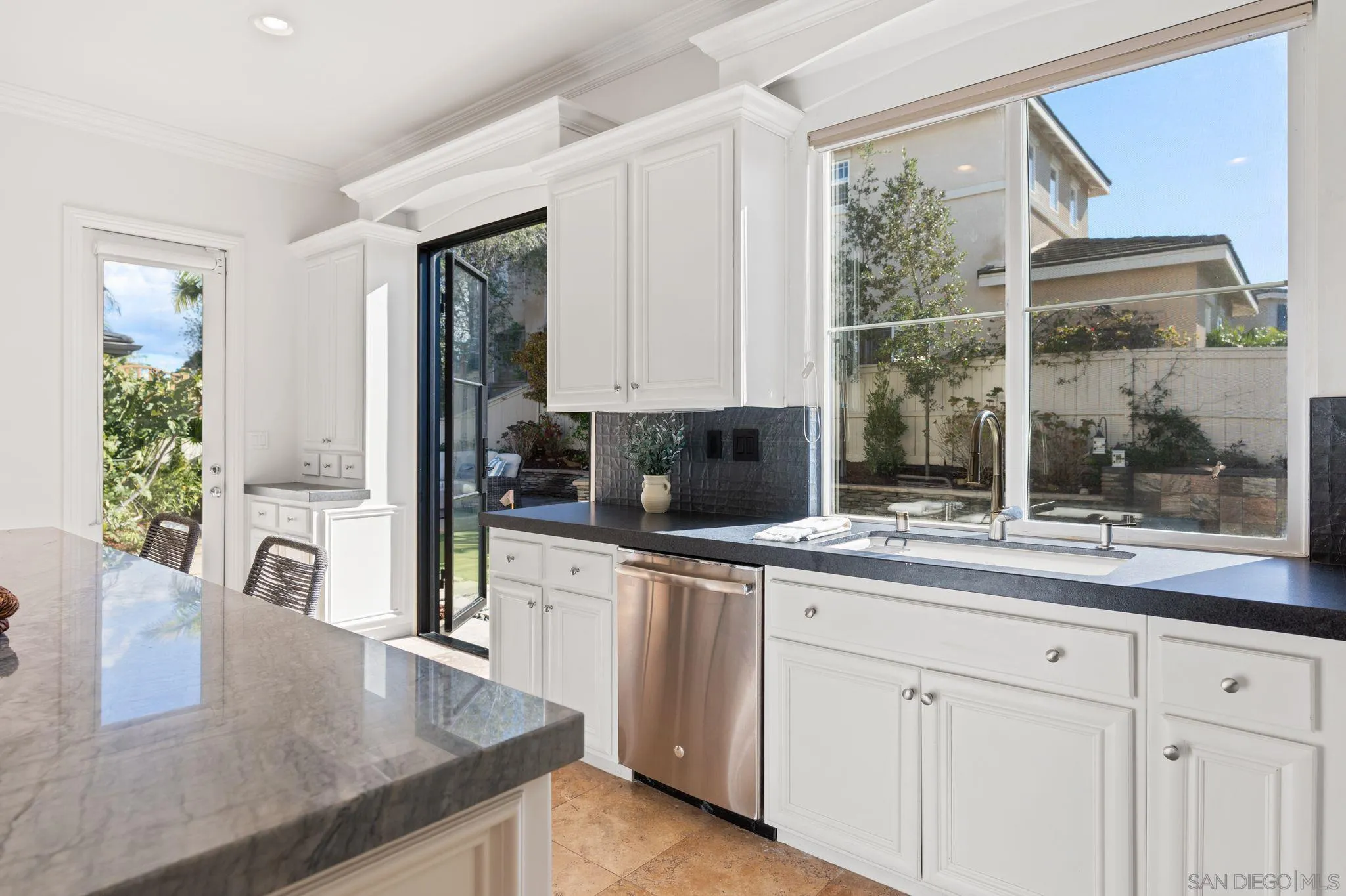 2887 Corte Morera Carlsbad, CA 92009 - Photo 21 of 68