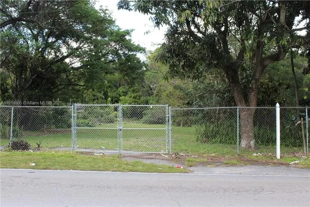 $550,000 | 825 Northeast 149th Street, North Miami, FL 33161