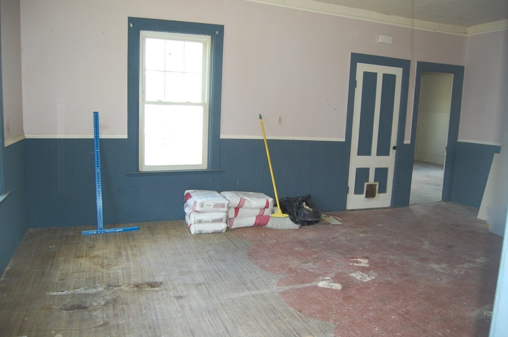 10 Aldrich Street Webster, MA 01570 - Photo 8 of 17