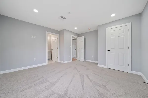 $3,500 | 13 Broadway, Unit 1, Raynham, MA 02767