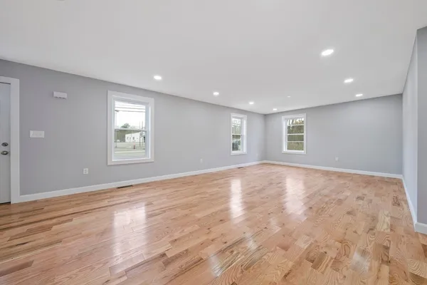 $3,500 | 13 Broadway, Unit 1, Raynham, MA 02767