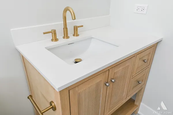 a close view of sink and tap
