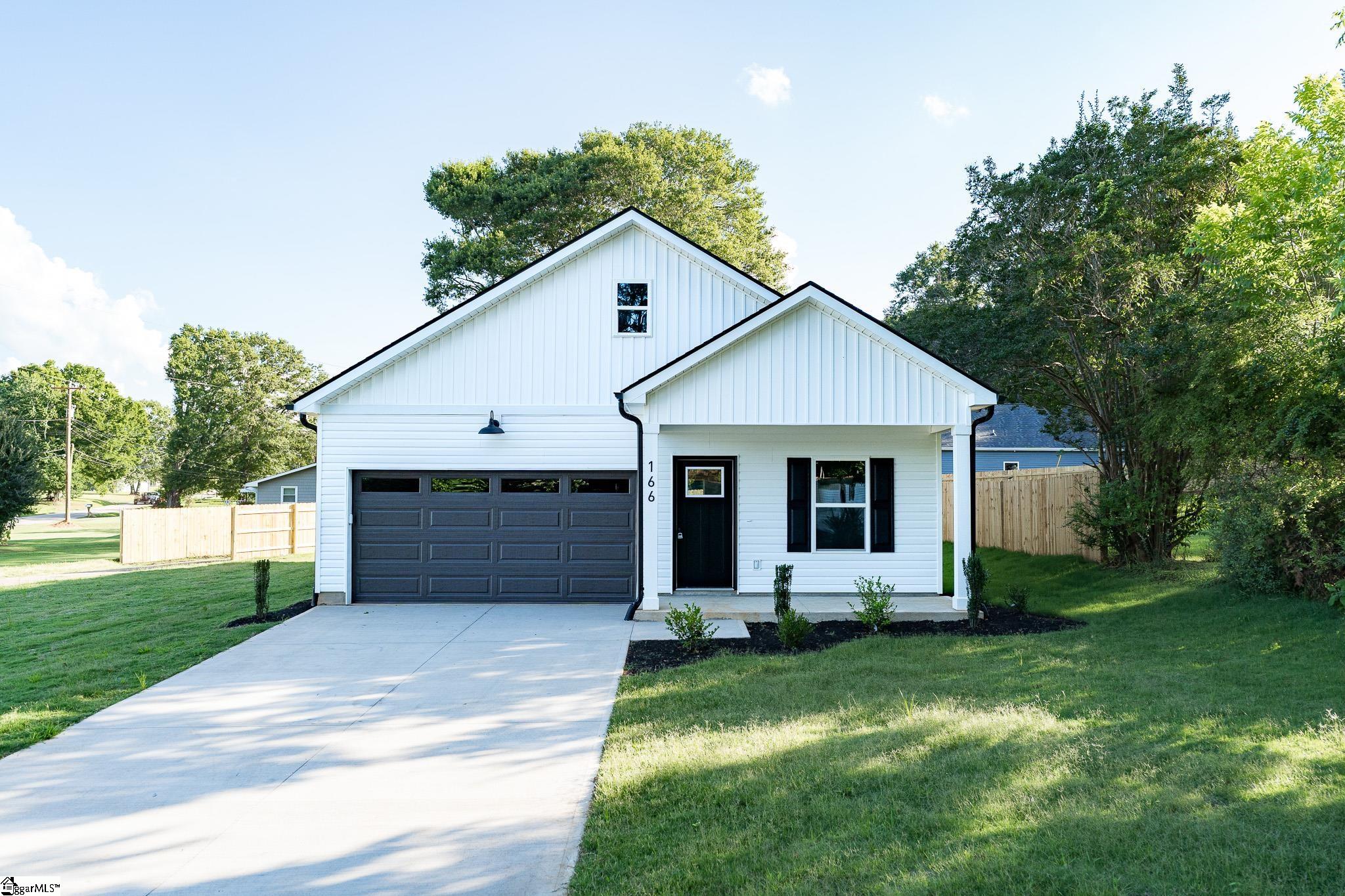 166 Dunbar Street Wellford, SC 29385 - Photo 1 of 36 Gallery Image 1