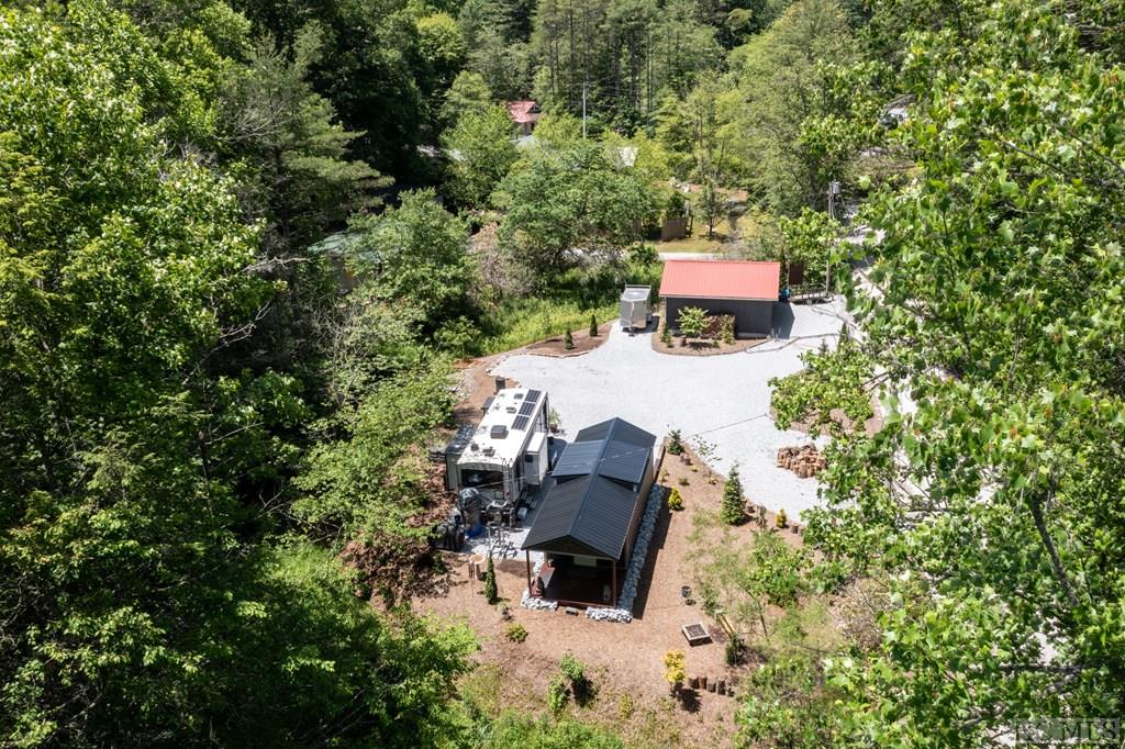 204 Lance Road Cashiers, NC 28717 - Photo 5 of 13 Gallery Image 5