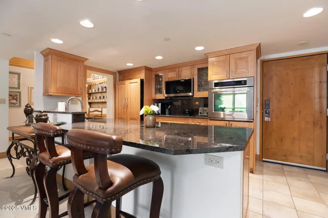 $2,895,000 | 380 East Lionshead Circle, Unit 160, Vail, CO 81657