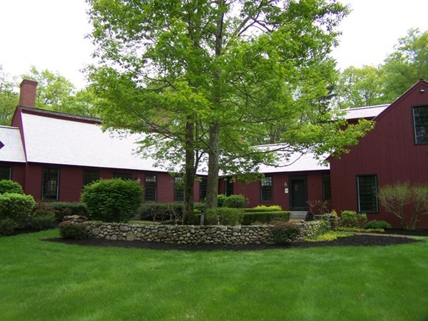 240 Candlestick Road North Andover, MA 01845 - Photo 2 of 23 Gallery Image 2
