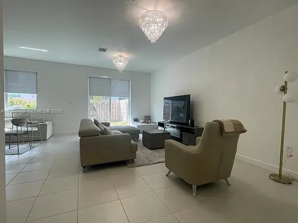 $3,200 | 728 Southeast 14th Court, Homestead, FL 33034