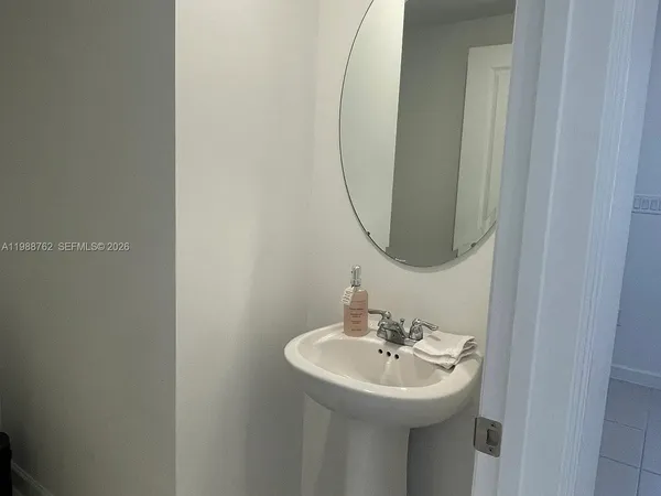 $3,200 | 728 Southeast 14th Court, Homestead, FL 33034