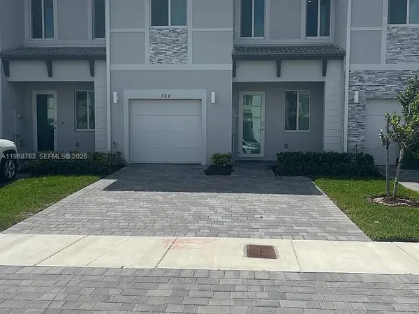 $3,200 | 728 Southeast 14th Court, Homestead, FL 33034