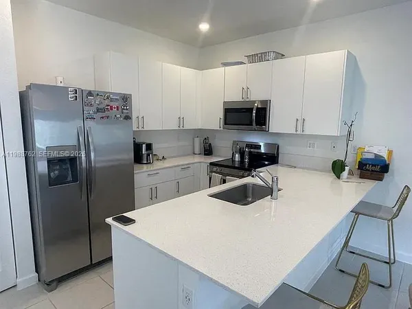 $3,200 | 728 Southeast 14th Court, Homestead, FL 33034