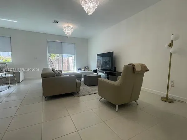 $3,200 | 728 Southeast 14th Court, Homestead, FL 33034